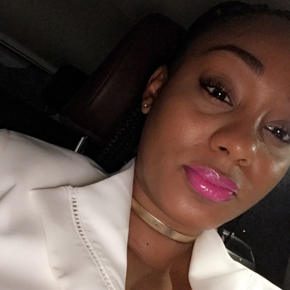 Meet your Posher, Janella - Picture 1 of 1